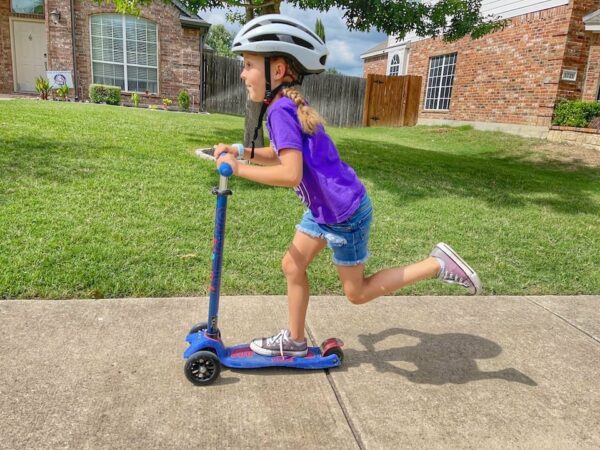 Find The best trick scooter for your 8-year-old.